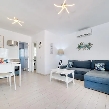 La Vela Azul -pool & Tennis - Free Ac &good Wifi- Smart Tv Holiday home